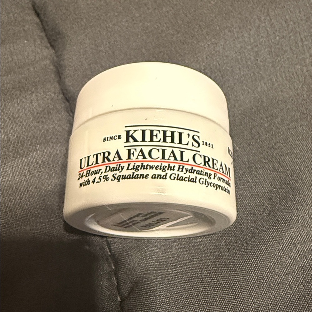 Assorted Skincare and Haircare Travel Set - Picture 8 of 11